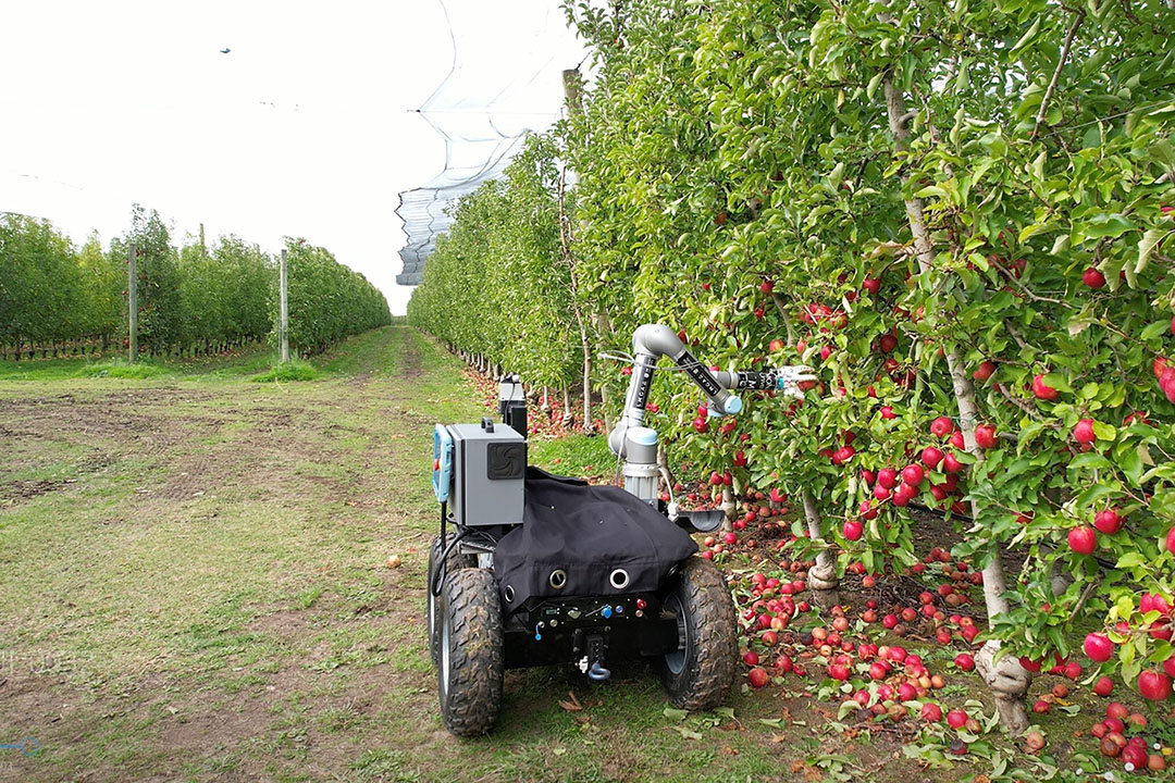 Australian harvesting robot picks apples in seven seconds - Future Farming