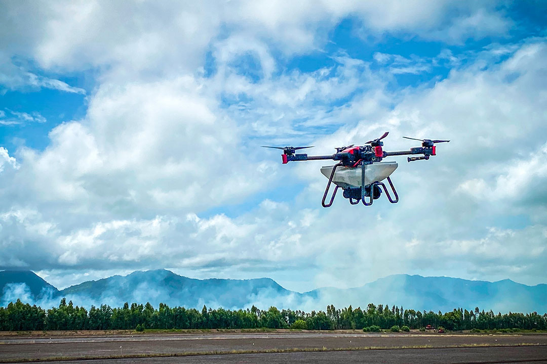 Vietnamese Farmer Adopts Drones In Rice Farming Future Farming vietnamese-farmer-adopts-drones-in-rice-farming-future-farming